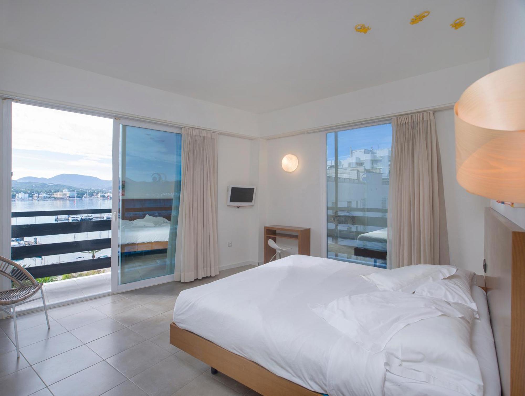 Es Mitjorn Hotel San Antonio  Eksteriør bilde